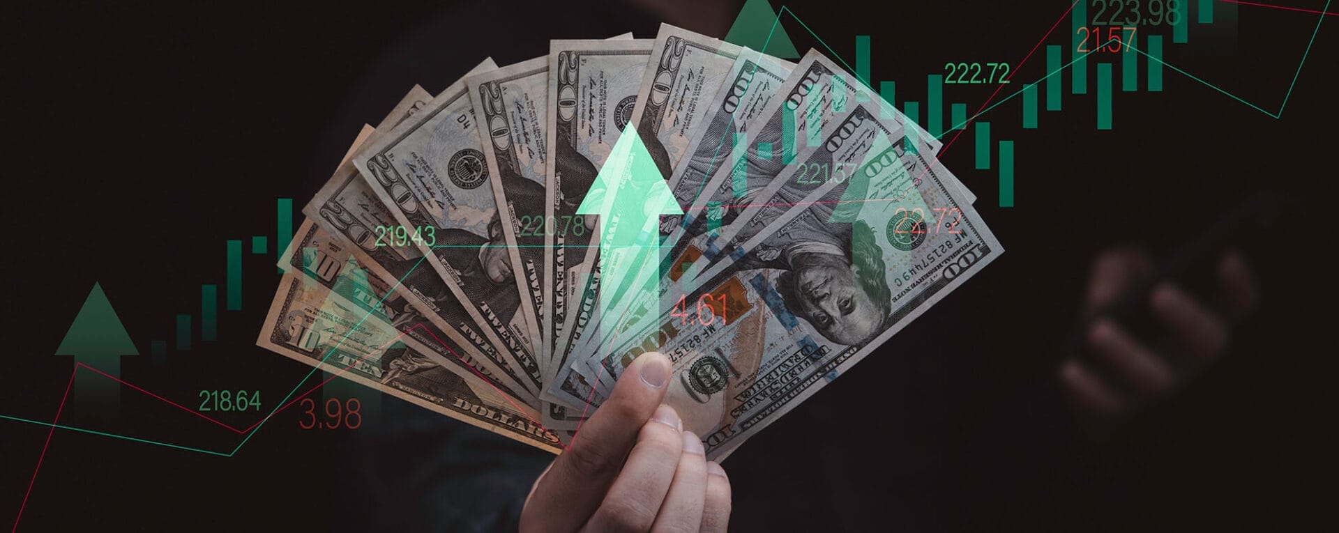Forex trader holds $520 worth of U.S. bills indicated forex trading profit